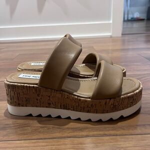 Steve Madden platform wedge sandals fits 7US